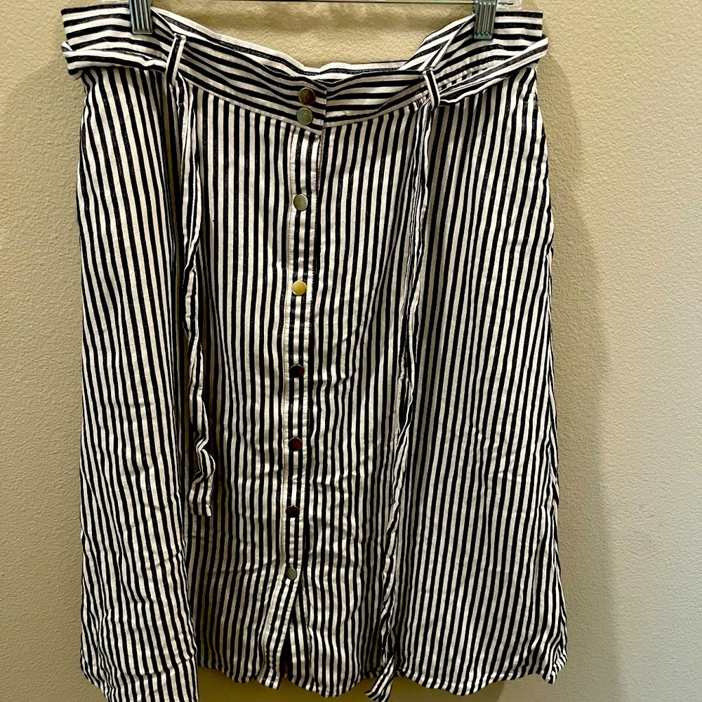 Loft lined skirt with bottoms and tie waist